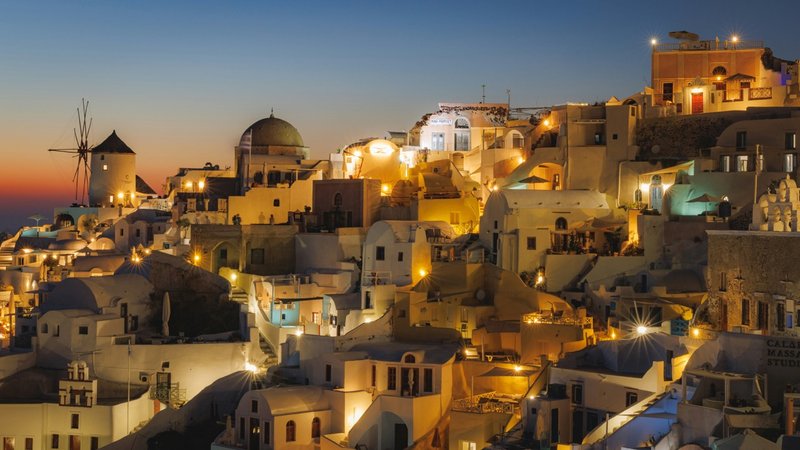 The Beauty of Oia & Ammoudi